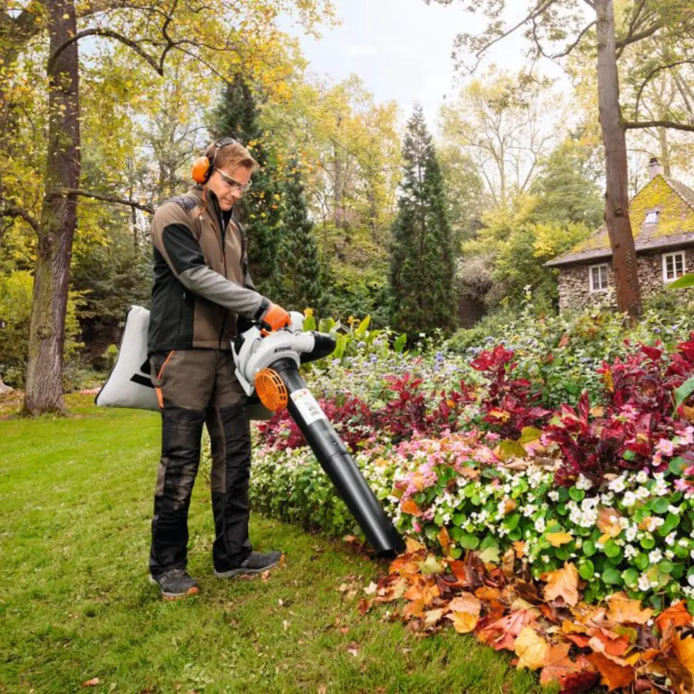 STIHL-SH86-blower-vac-shredder-lifestyle